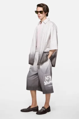 Shorts med överdimensionerad logotyp