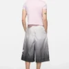 Shorts med överdimensionerad logotyp