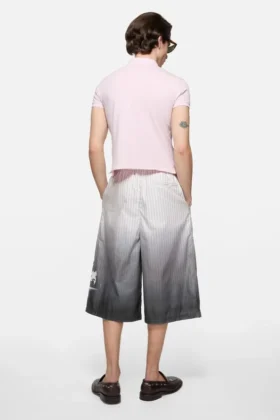 Shorts med överdimensionerad logotyp