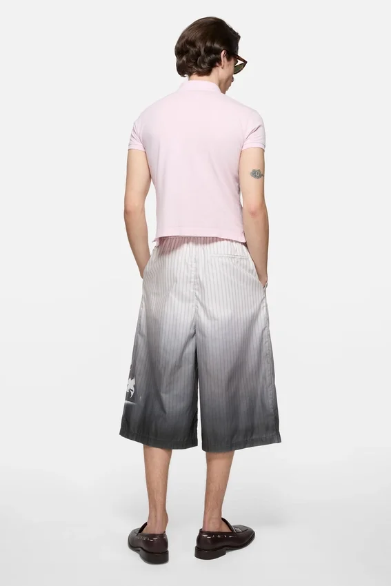 Shorts med överdimensionerad logotyp