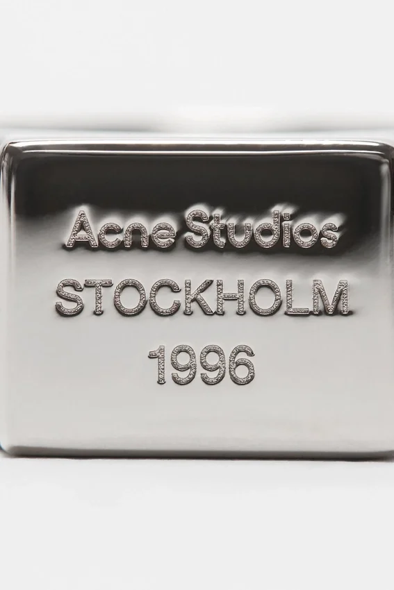 Signetring med ingraverad logotyp