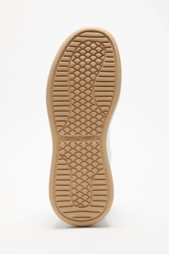 Sneakers i läder med kardborreband