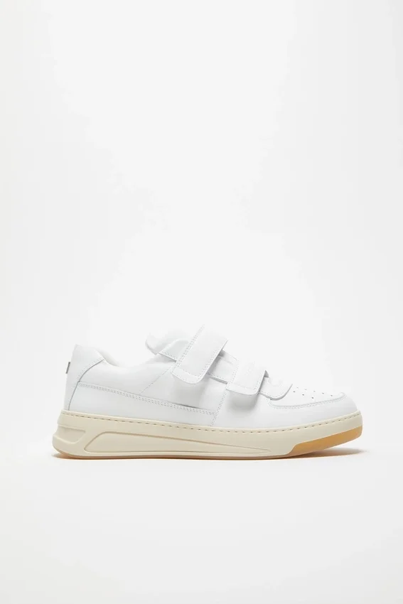 Sneakers med kardborreband