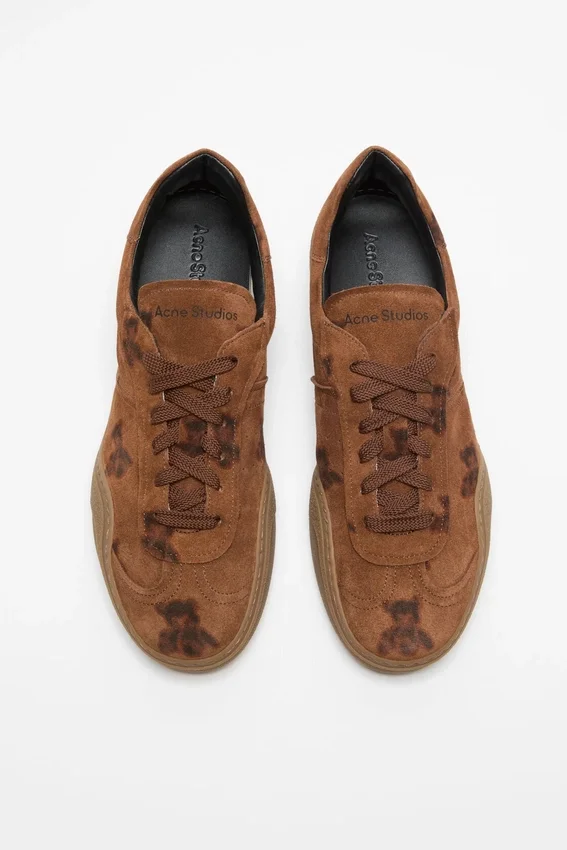 Snörningssneakers