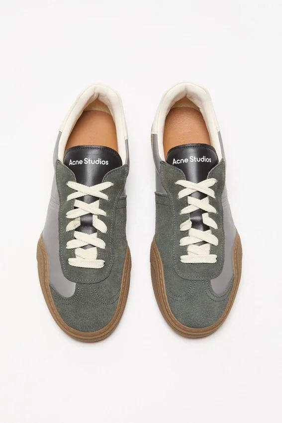 Snörningssneakers