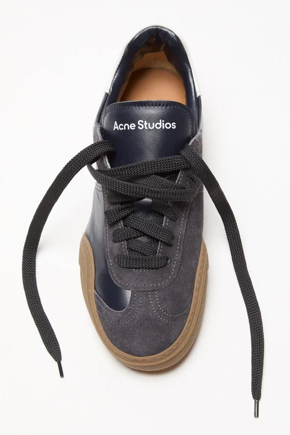 Snörningssneakers