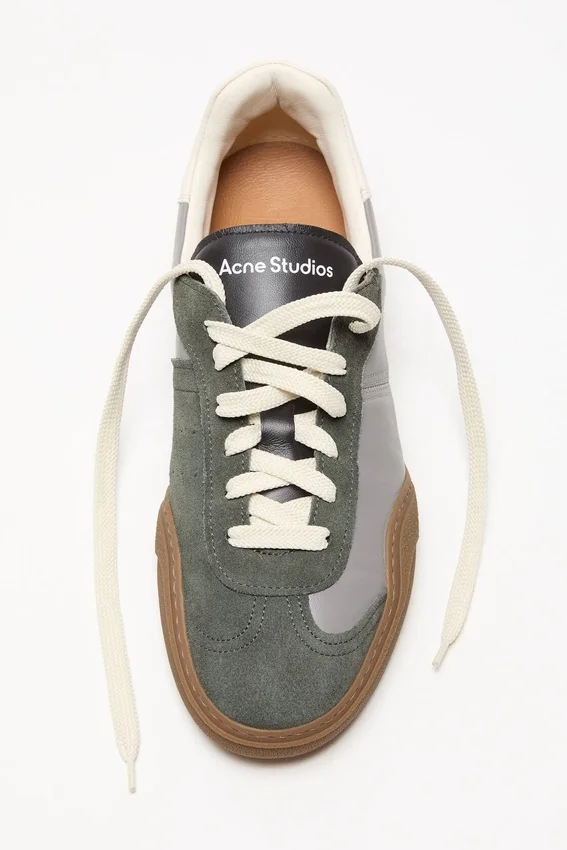 Snörningssneakers