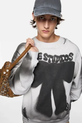 Sweatshirt med sprayat logotryck