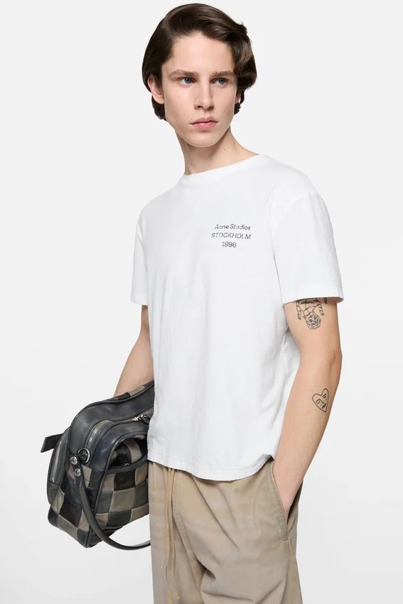 T-shirt med 1996-logotyp