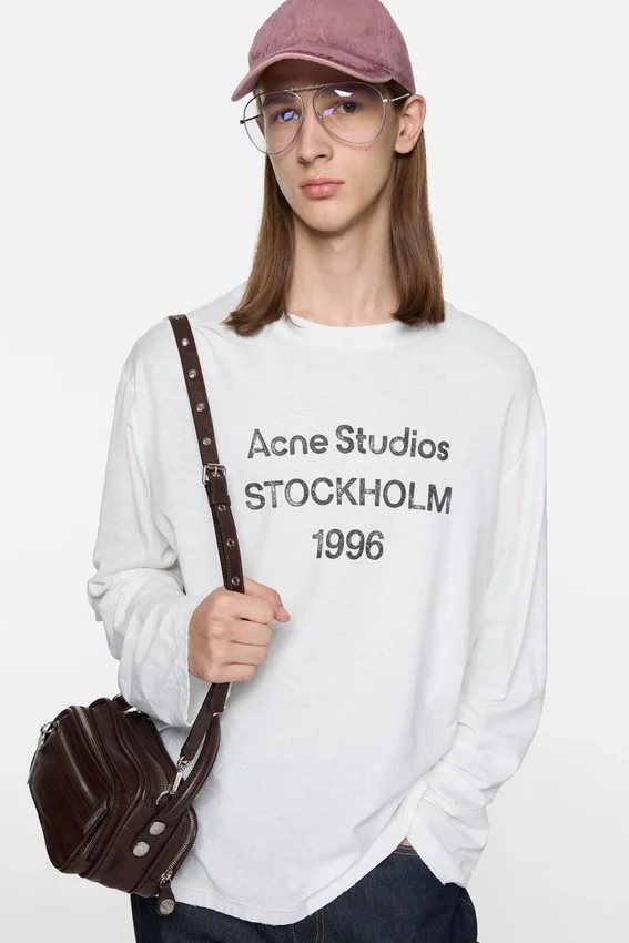 T-shirt med 1996-logotyp