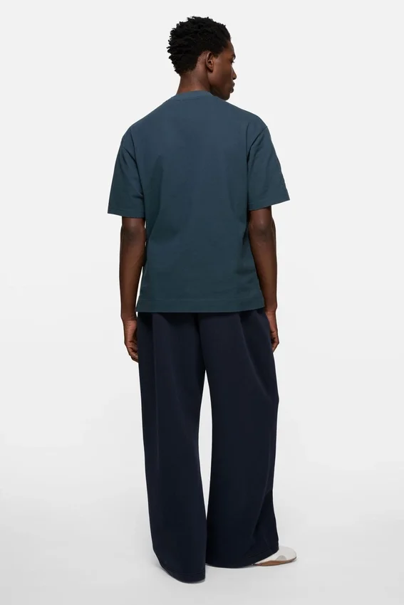 T-shirt med broderad logotyp