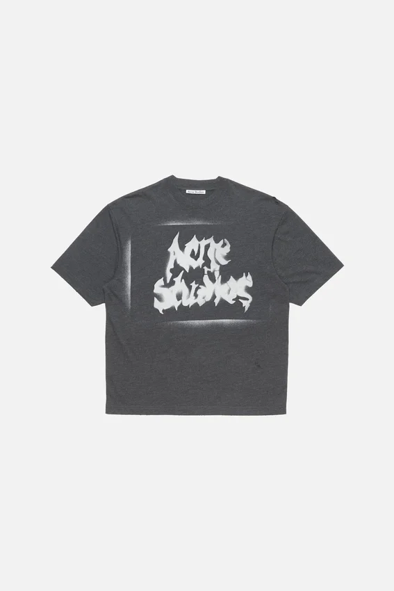 T-shirt med gotisk logotyp