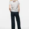 T-shirt med grafiskt tryck i figursydd passform
