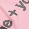 T-shirt med grafiskt tryck i figursydd passform