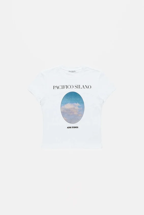 T-shirt med grafiskt tryck i figursydd passform
