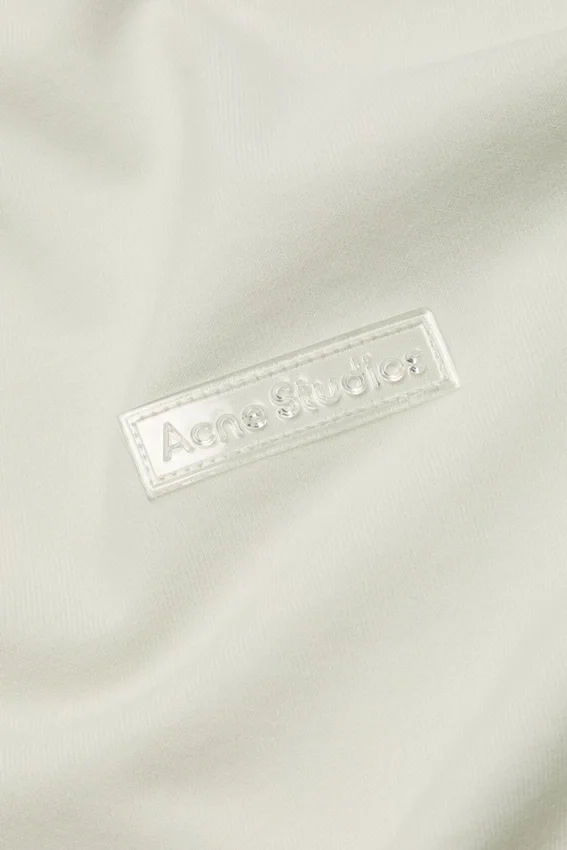 T-shirt med gummilogotyp