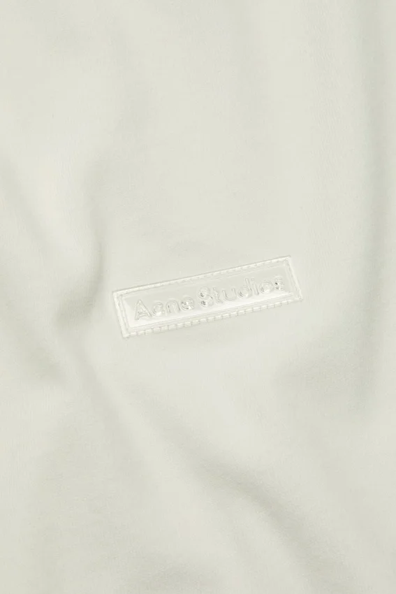 T-shirt med gummilogotyp