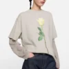 T-shirt med lager-på-lager-grafik