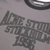 T-shirt med lager-på-lager-grafik