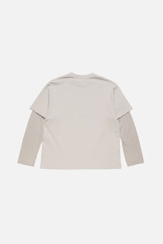 T-shirt med lager-på-lager-grafik