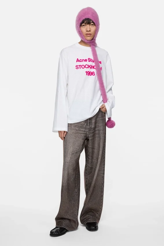T-shirt med logotyp – avslappnad passform