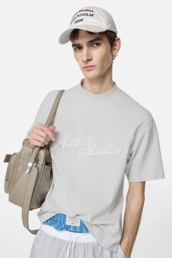T-shirt med logotyp – avslappnad passform