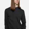 T-shirt med satinlogotyp – normal passform