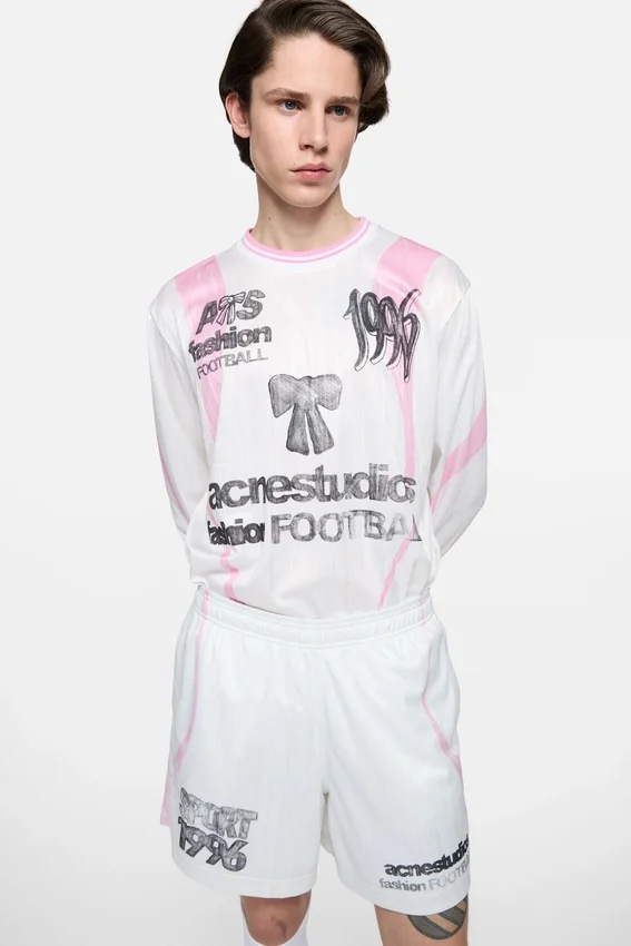 T-shirt med sporttröje-motiv