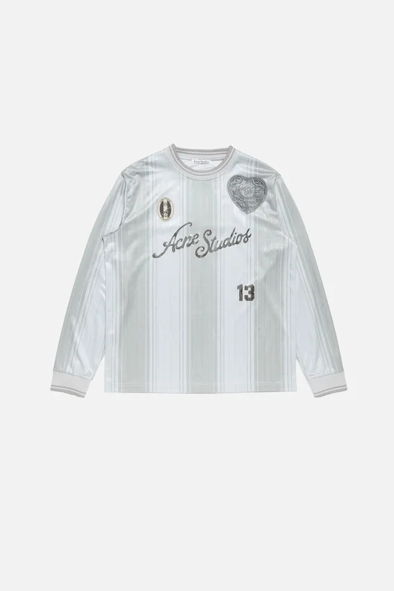 T-shirt med sporttröjedesign och logotyp