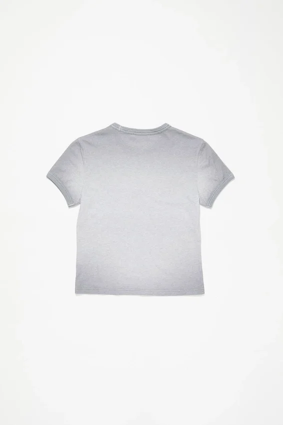 T-shirt med sprayad vintage-logotyp