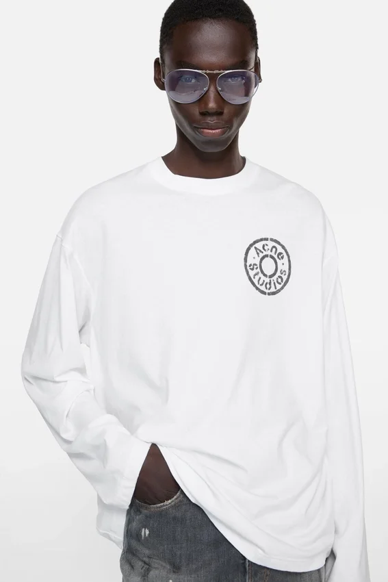 T-shirtar med logotyp