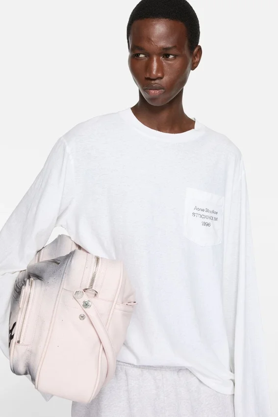 T-shirtar med logotyp
