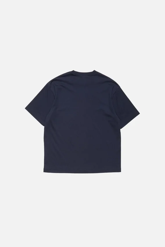 T-shirtar med logotyp i form av en rosett