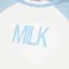 T-shirtar med mjölkgrafik