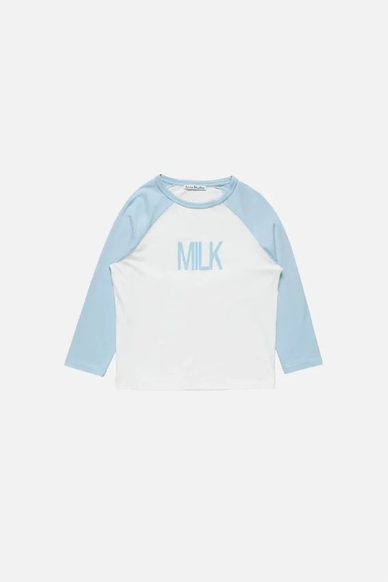 T-shirtar med mjölkgrafik