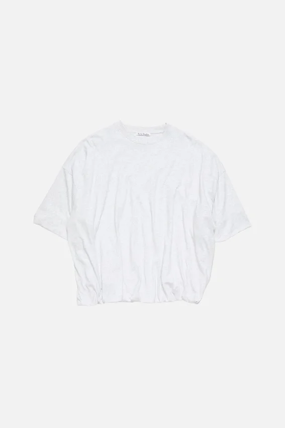 T-shirtar med rynkad logotyp
