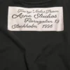 T-shirtar med rynkad logotyp