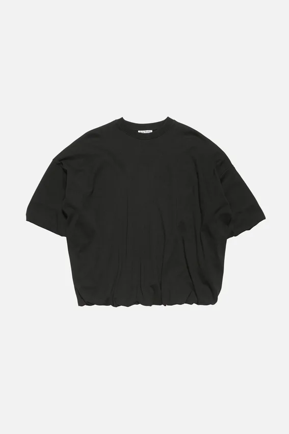 T-shirtar med rynkad logotyp