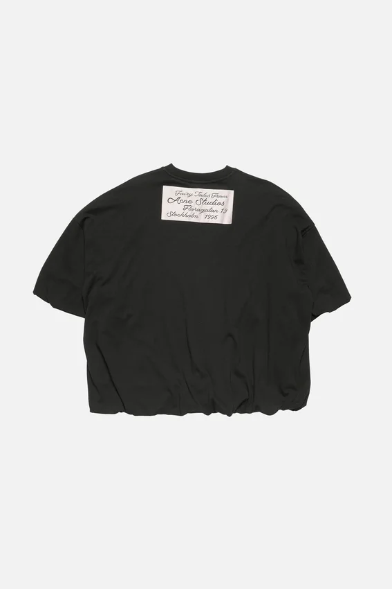 T-shirtar med rynkad logotyp
