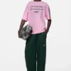 T-shirtar med sprayad logotyp