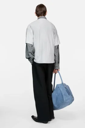 T-shirtar med sprayad logotyp