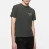T-shirtar med sprayad logotyp