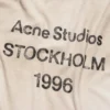 T-shirtar med sprayad logotyp