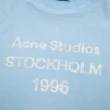 T-shirtar med sprayad logotyp