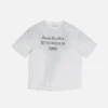 T-shirtar med sprayad logotyp