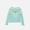 T-shirtar med sprayad logotyp