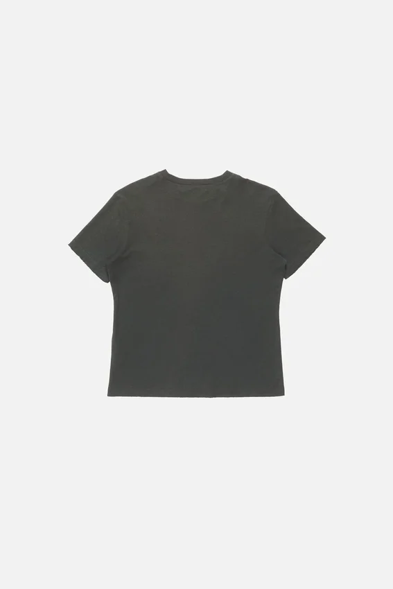 T-shirtar med sprayad logotyp