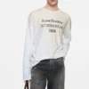 T-shirtar med sprayat 1996-logo