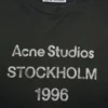 T-shirtar med sprayat 1996-logo
