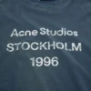 T-shirtar med sprayat 1996-logo